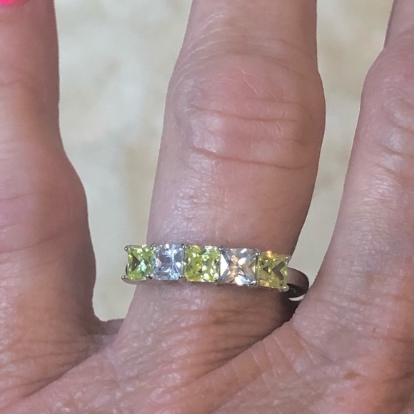 Bomb Party Green Peridot & White Topaz Ring size 9 - Picture 2 of 6